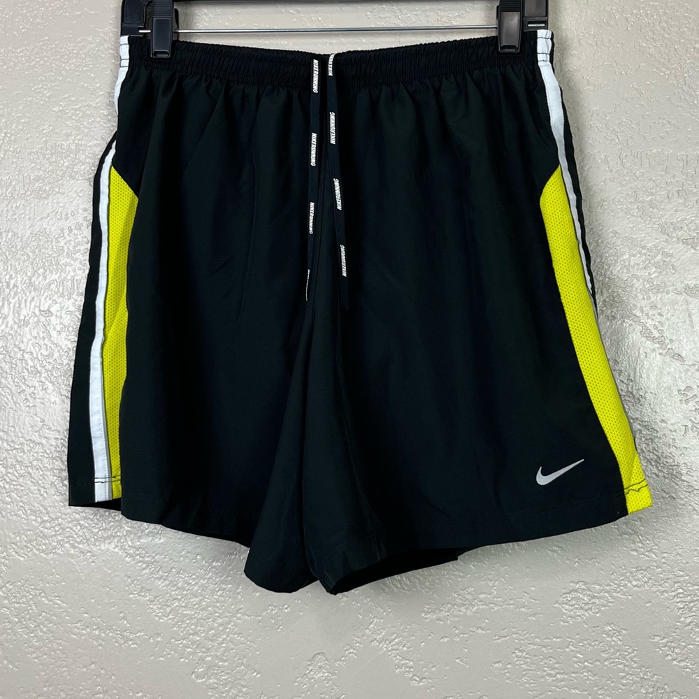 Nike DRI-FIT men athletic elastic waist black‎ green shorts size large
